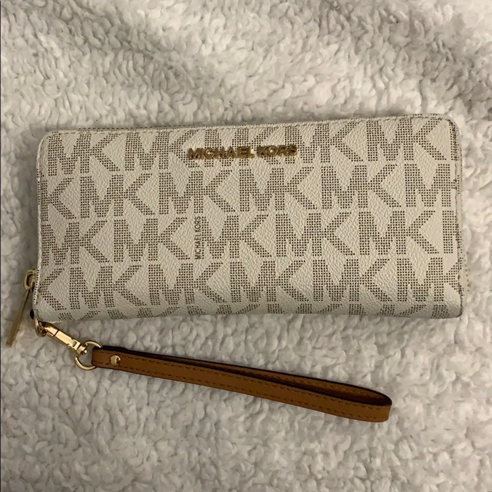 AUTHENTIC 💯 MK Wristlet